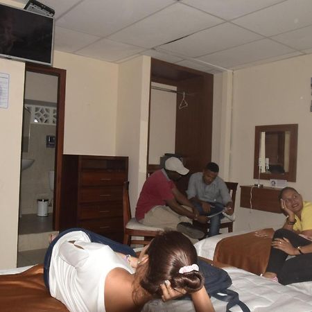 Olan'S Hotel Group เอสเมรัลดาส ภายนอก รูปภาพ